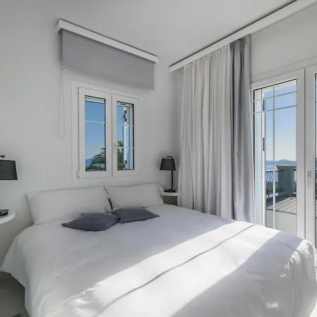 Methoni Paradise For 10 & Pool