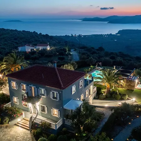 Methoni Paradise For 10 & Pool Foiníki