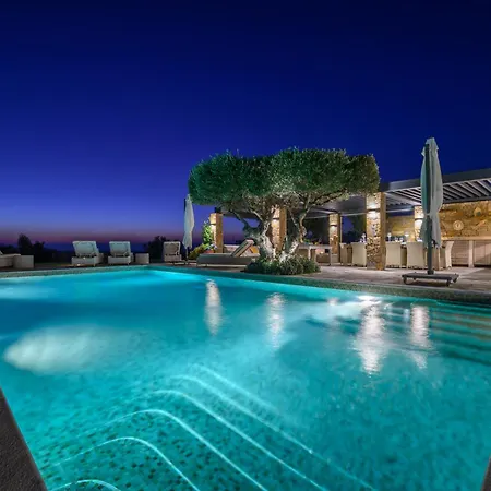 Methoni Paradise For 10 & Pool 别墅
